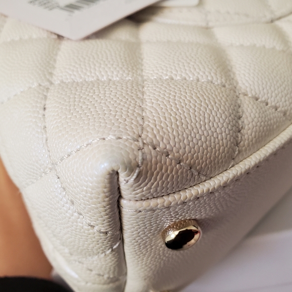 Chanel coco handle iridescent white gold hw small bag - Picture 7 of 14